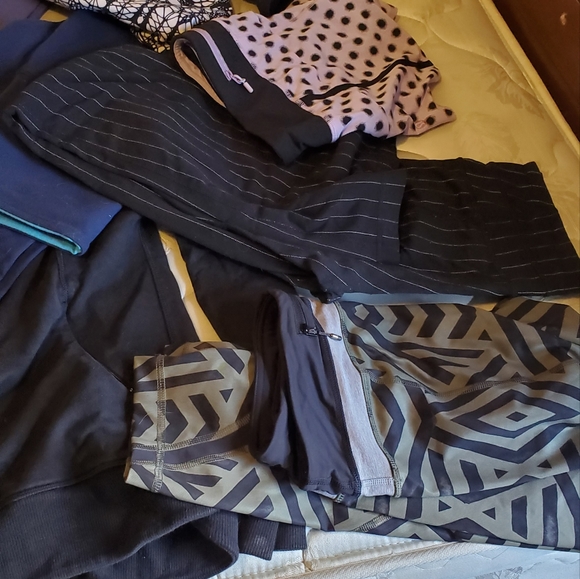 Lululemon Lot - Picture 5 of 5